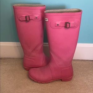 pink Hunter rain boots